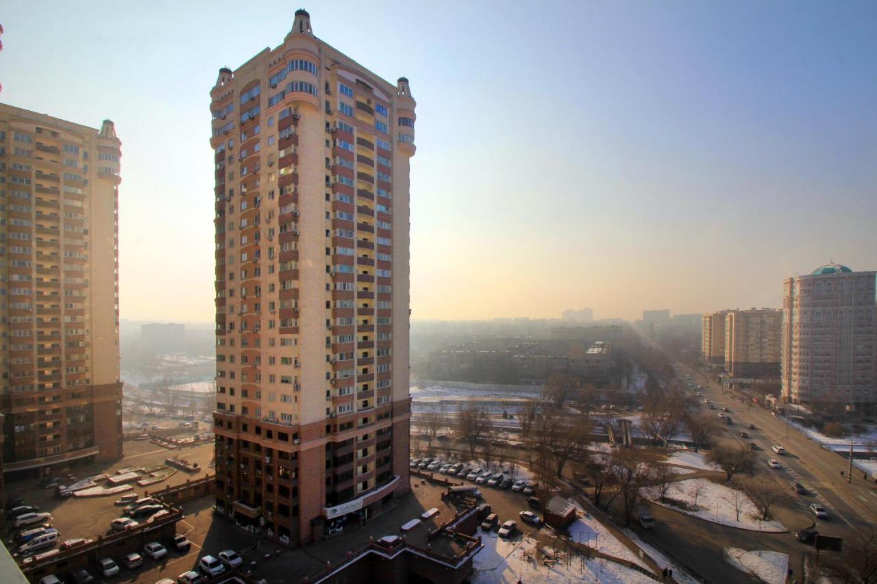 Apartment 2 ком студия на 18 этаже с панорамным видом на горы в жк мега тауер Almaty
