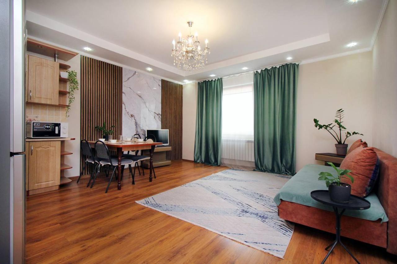 Apartment 2 ком студия на 18 этаже с панорамным видом на горы в жк мега тауер Almaty